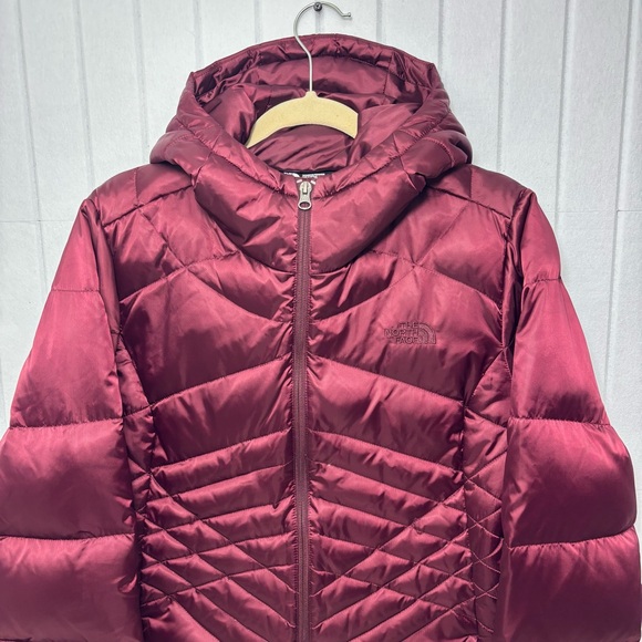 The North Face Women's Burgundy Puffer Jacket Size XL - Picture 5 of 15